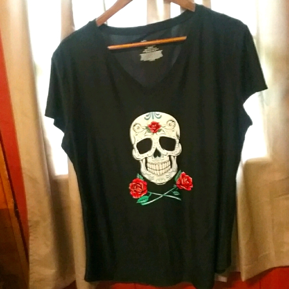 🌹$7*with bundle*No Boundaries black sugar skull stretchy t-shirt